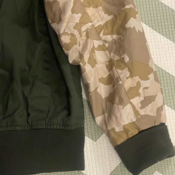 Rocawear Green and Camouflage Bomber Jacket - Picture 8 of 13